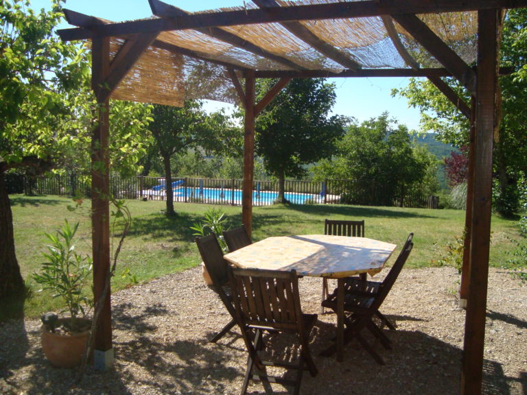 Provencal terrace with view to pool