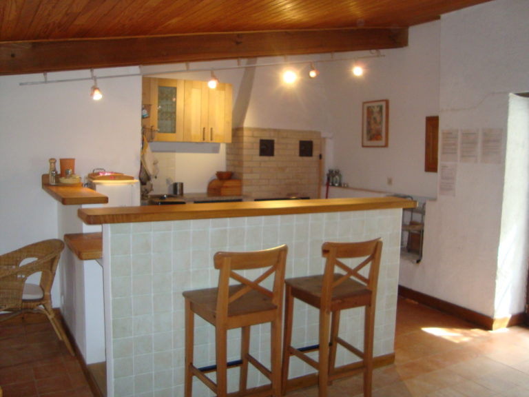 Kitchen and oak bar